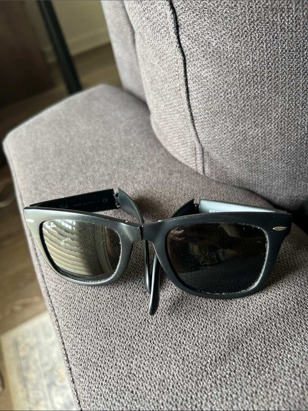 Classic Black Wayfarer folding Sunglasses